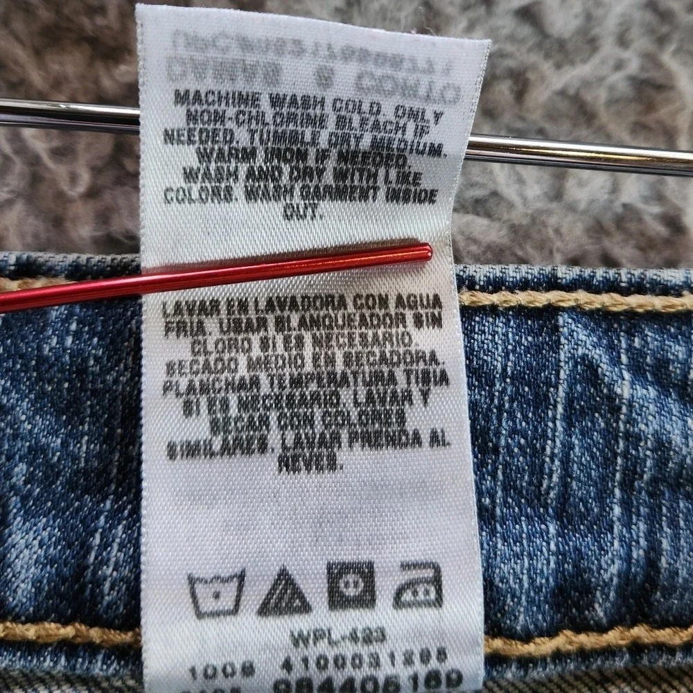 Levis levi signature